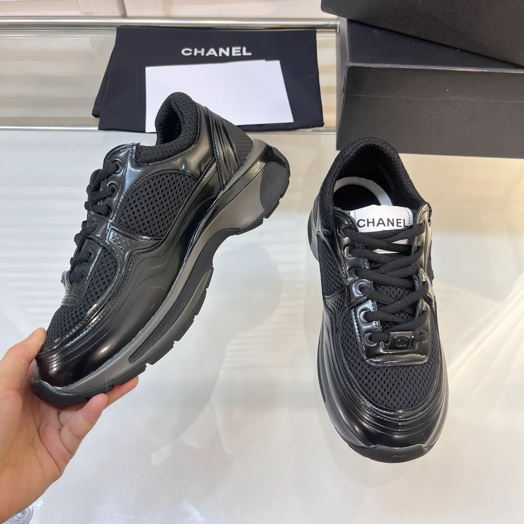 👟👟Ex-factory price 640👟👟 Latest 5 colors! Super pretty! 2023 super popular Chanel Chanel 23C King of Horns series casual sports shoes, incomparably beautiful and easy to wear, absolute fairy style, very light, super soft inside, super comfortable, breathable upper design, high-end color matching, versatile, must-have model of the year, upper: cowhide and cloth stitching, original craftsmanship, lining: breathable mesh, original foam combination outsole, size: 35-45